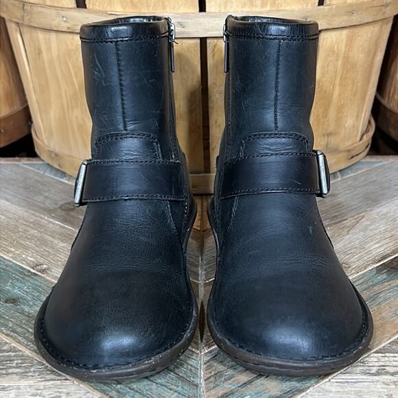 UGG Bryce Buckle Black Leather Shearling Lined Zip-Up Ankle Boots Womens Size 5 - Picture 4 of 12